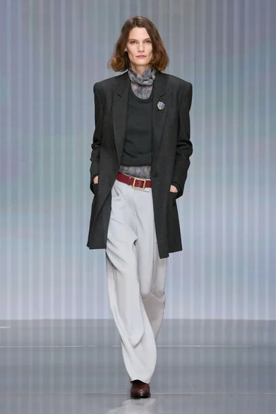 Look 5